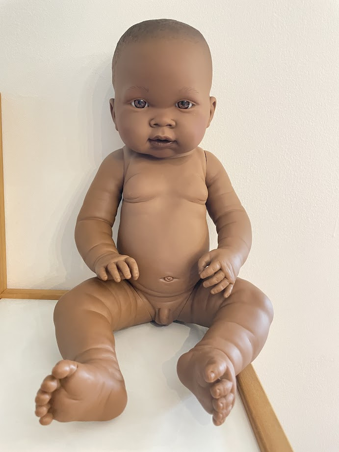 Fiú csecsemő baba néger 45 cm